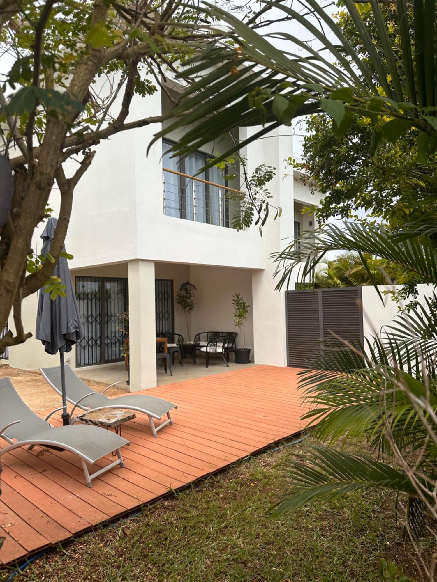 Modern Villa In Grand Bay - Short Walk To Beach Kültér fotó