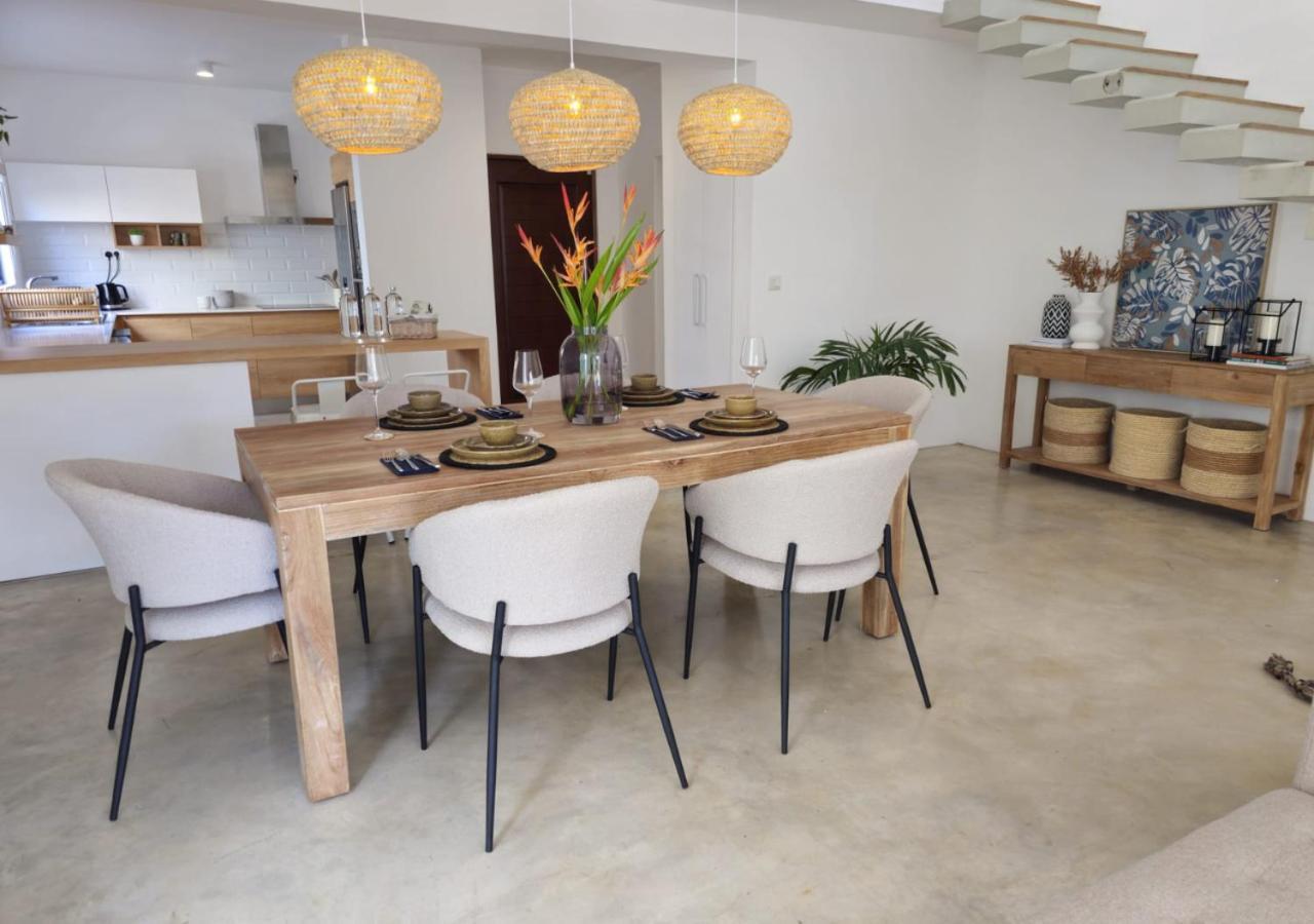 Modern Villa In Grand Bay - Short Walk To Beach Kültér fotó