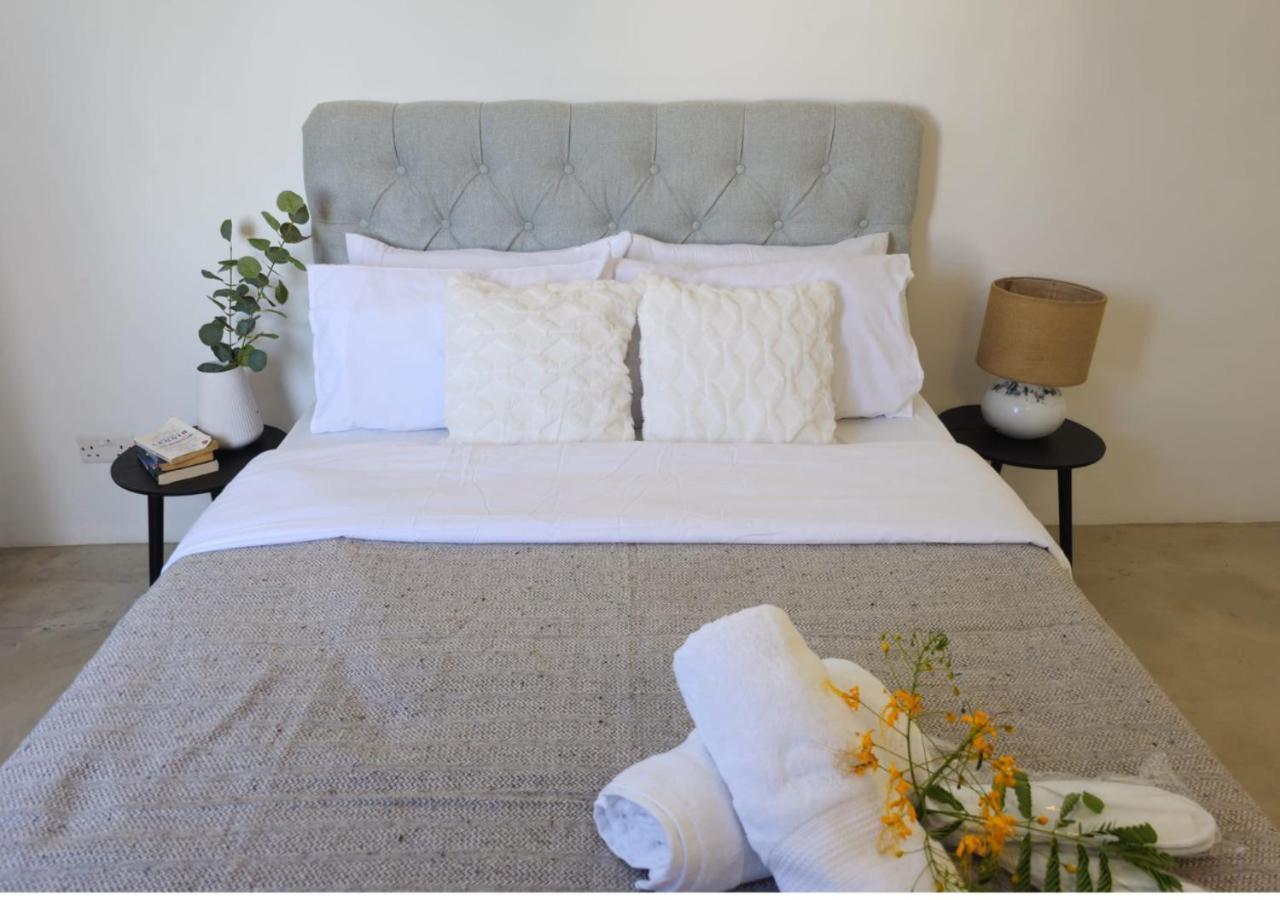 Modern Villa In Grand Bay - Short Walk To Beach Kültér fotó
