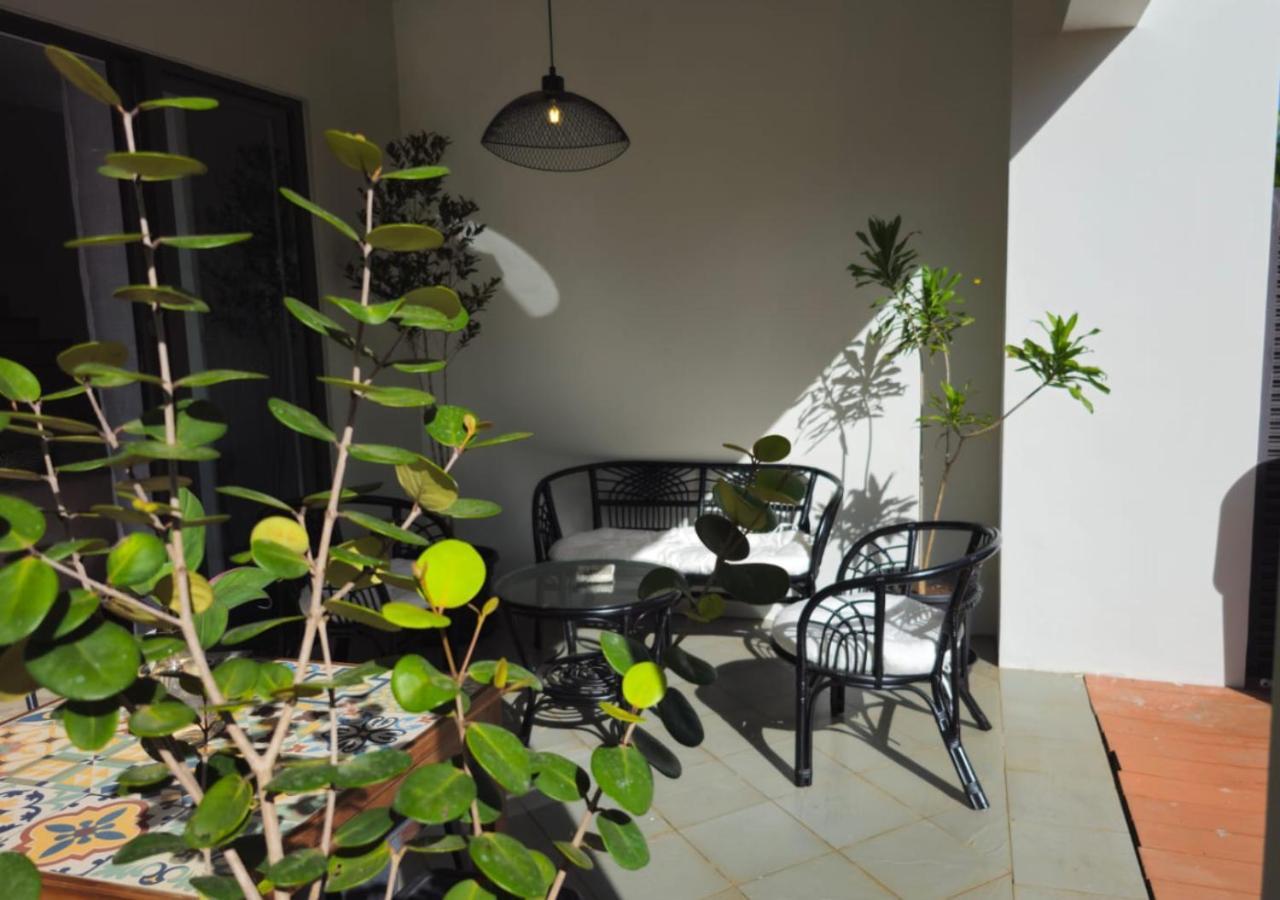 Modern Villa In Grand Bay - Short Walk To Beach Kültér fotó