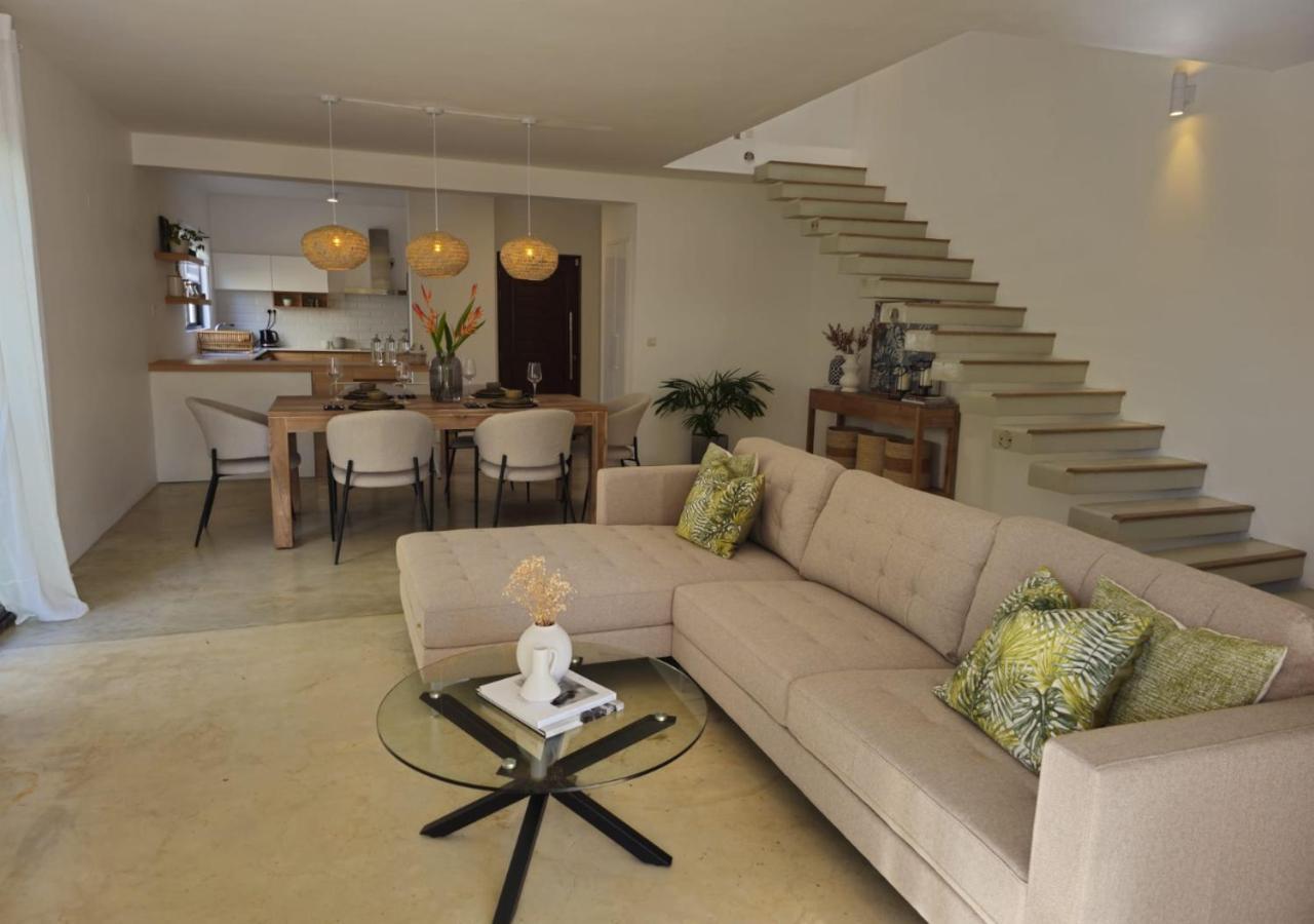 Modern Villa In Grand Bay - Short Walk To Beach Kültér fotó