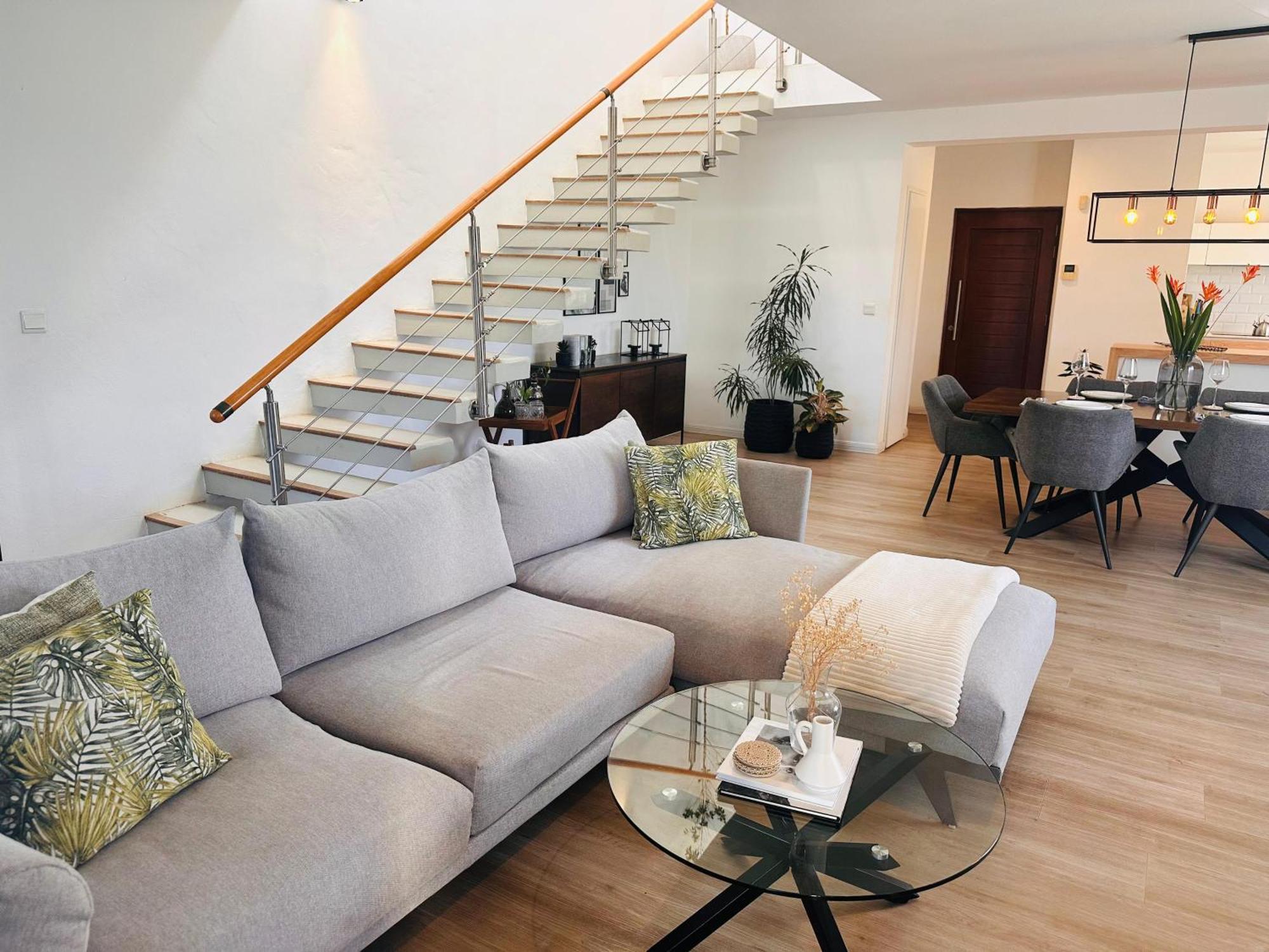 Modern Villa In Grand Bay - Short Walk To Beach Kültér fotó