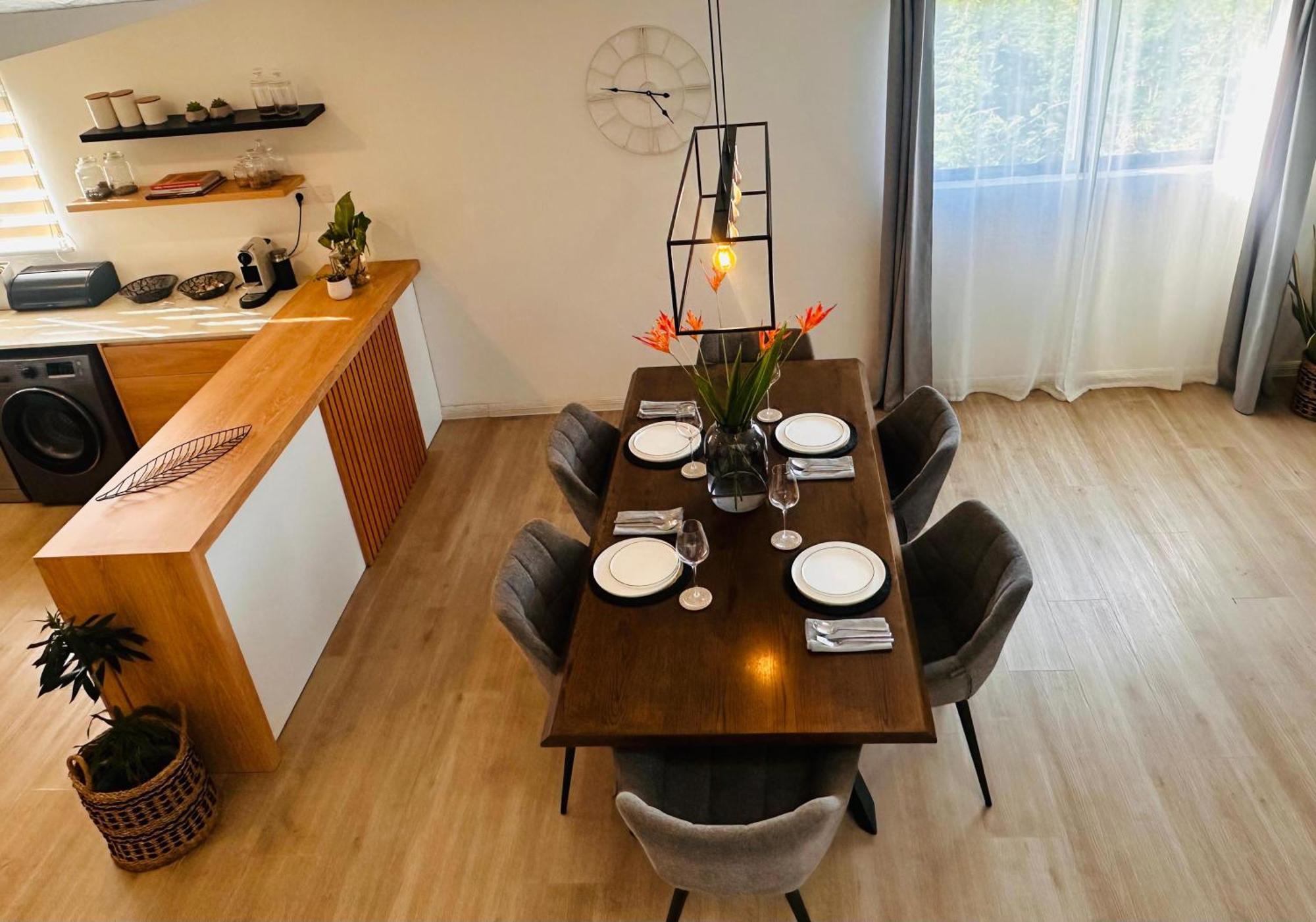 Modern Villa In Grand Bay - Short Walk To Beach Kültér fotó