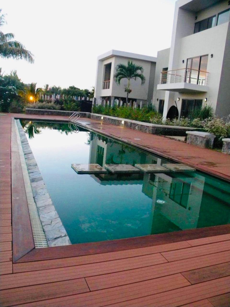 Modern Villa In Grand Bay - Short Walk To Beach Kültér fotó