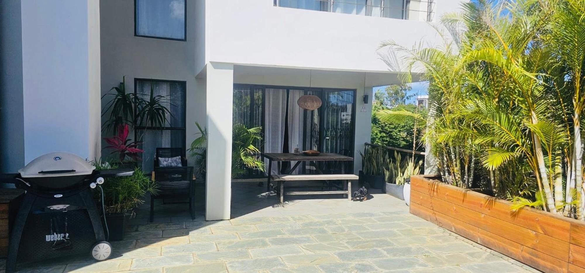 Modern Villa In Grand Bay - Short Walk To Beach Kültér fotó